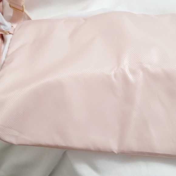 NWT Peloton Oliver Thomas Bag Breast Cancer Awareness Edition - Picture 10 of 10